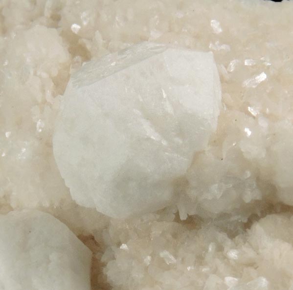 Analcime on Thomsonite from Moorcrossfield Quarry, Ballymena, County Antrim, Northern Ireland