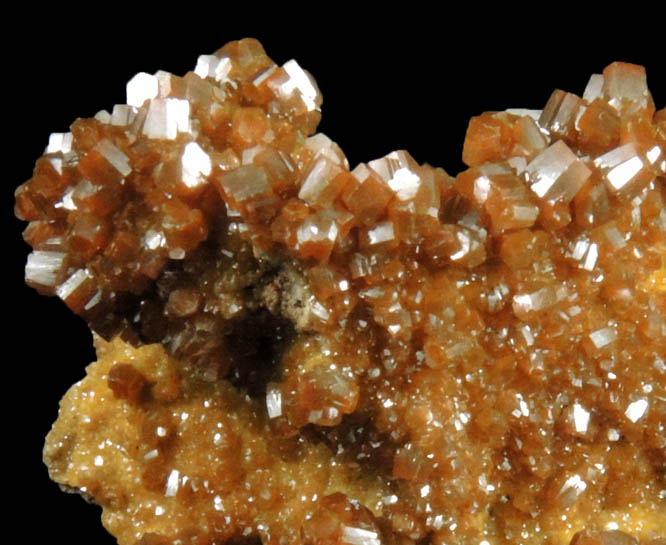 Vanadinite from Ramsey Mine, 22 km ESE of Quartzite, La Paz County, Arizona