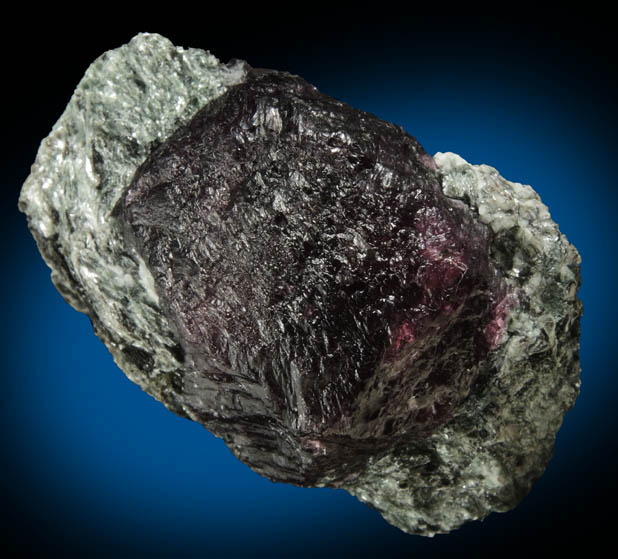 Almandine var. Rhodolite Garnet from Fazenda Rodolita, Peixe, 5.5 km south of Valrio da Natividade, Tocantins, Brazil