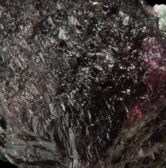 Almandine var. Rhodolite Garnet from Fazenda Rodolita, Peixe, 5.5 km south of Valrio da Natividade, Tocantins, Brazil