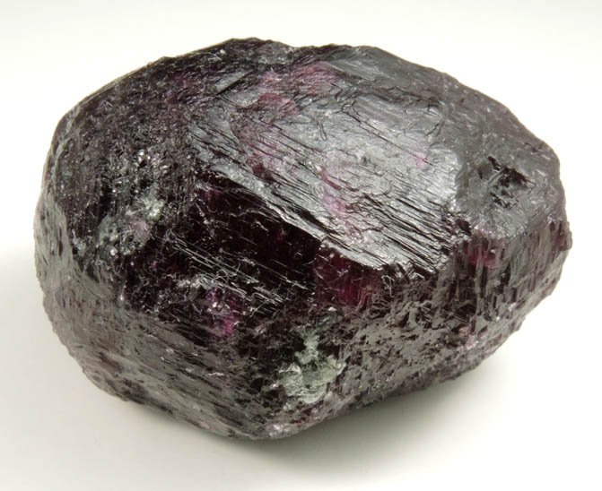 Almandine var. Rhodolite Garnet from Fazenda Rodolita, Peixe, 5.5 km south of Valrio da Natividade, Tocantins, Brazil