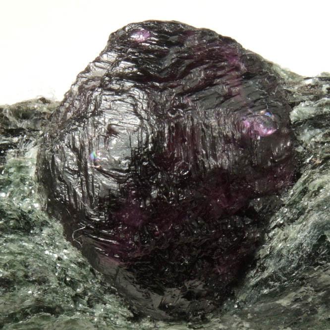 Almandine var. Rhodolite Garnet from Fazenda Rodolita, Peixe, 5.5 km south of Valrio da Natividade, Tocantins, Brazil