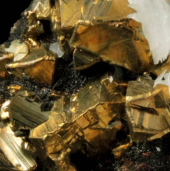 Chalcopyrite and Calcite over Sphalerite from Hunan, China