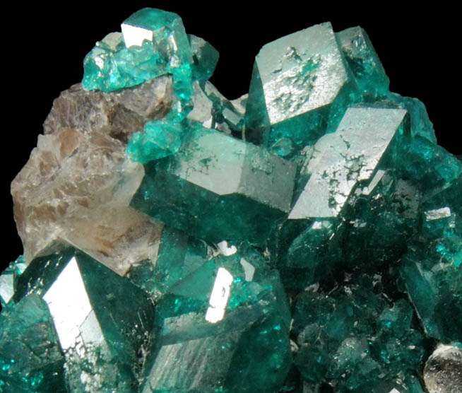 Dioptase on Calcite from Altyn-Tyube, 66 km east of Karagandy, Karaganda Oblast', Kazakhstan (Type Locality for Dioptase)