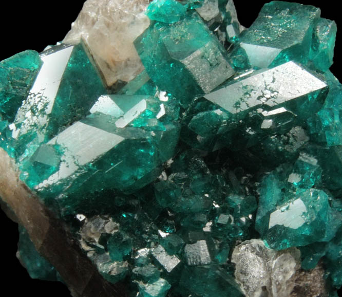 Dioptase on Calcite from Altyn-Tyube, 66 km east of Karagandy, Karaganda Oblast', Kazakhstan (Type Locality for Dioptase)