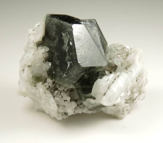 Fluorapatite on Albite from Sapo Mine, Conselheiro Pena, Minas Gerais, Brazil