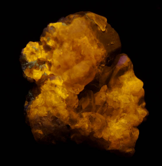 Fluorapatite from Capoeira pegmatite, Parelhas, Rio Grande do Norte, Brazil