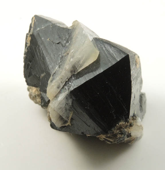 Ilvaite intersecting Calcite from South Mountain District, Owyhee County, Idaho