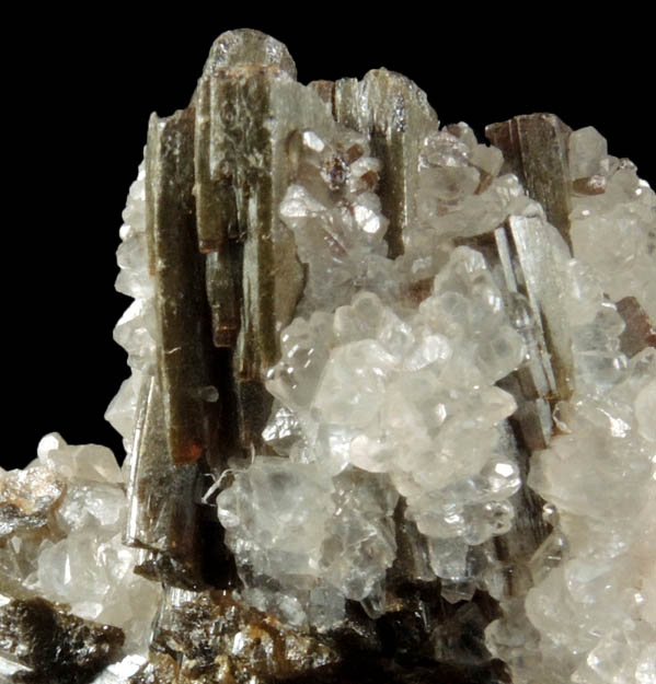 Vanadinite and Calcite from Apex Mine, San Carlos, Manuel Benavides, Chihuahua, Mexico