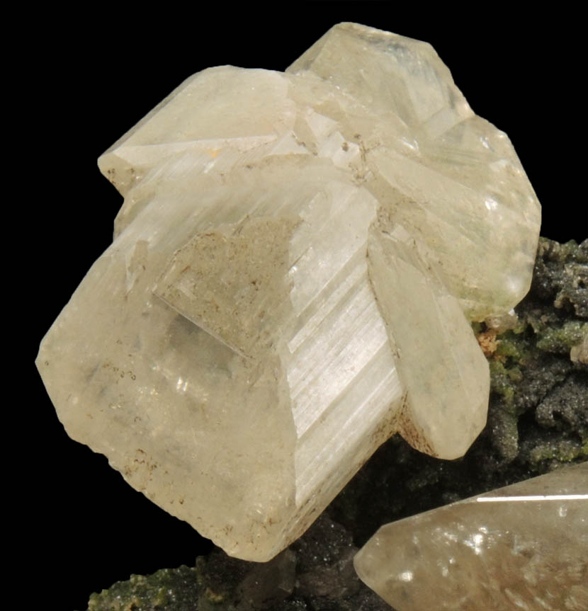 Cerussite sixling-twinned crystals on Duftite from Tsumeb Mine, Otavi-Bergland District, Oshikoto, Namibia (Type Locality for Duftite)