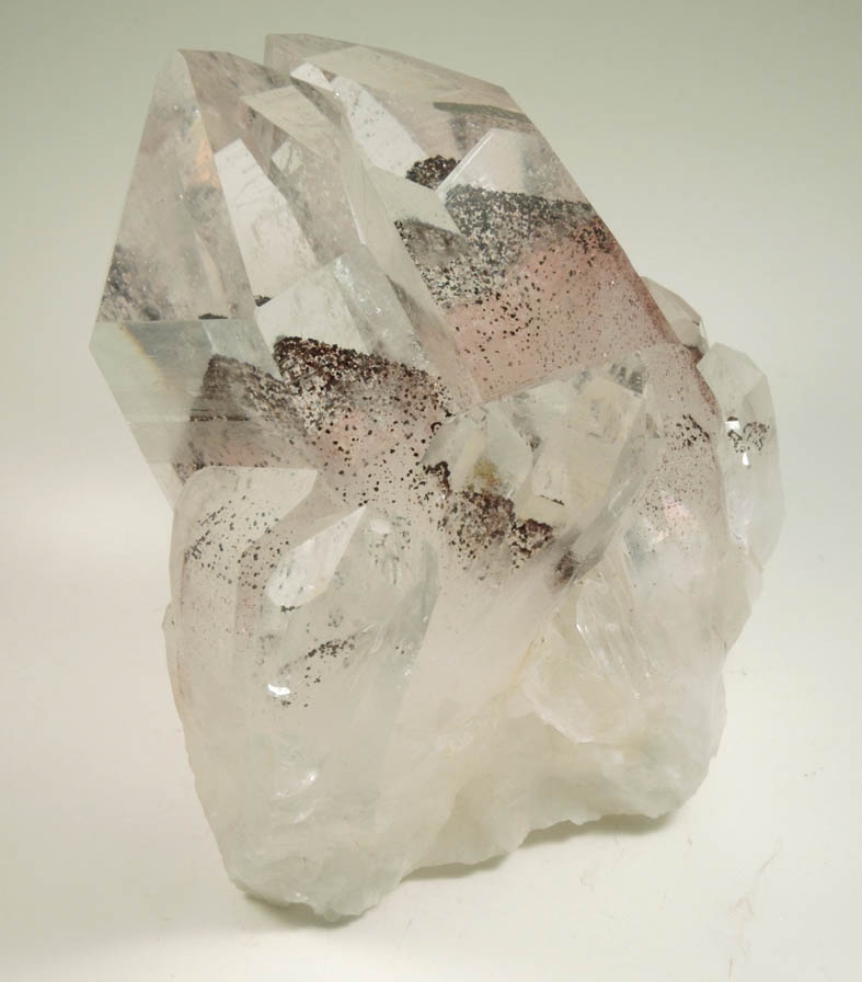 Quartz with phantom-growth zoned Hematite Inclusions from Karur District, Tamil Nadu, India