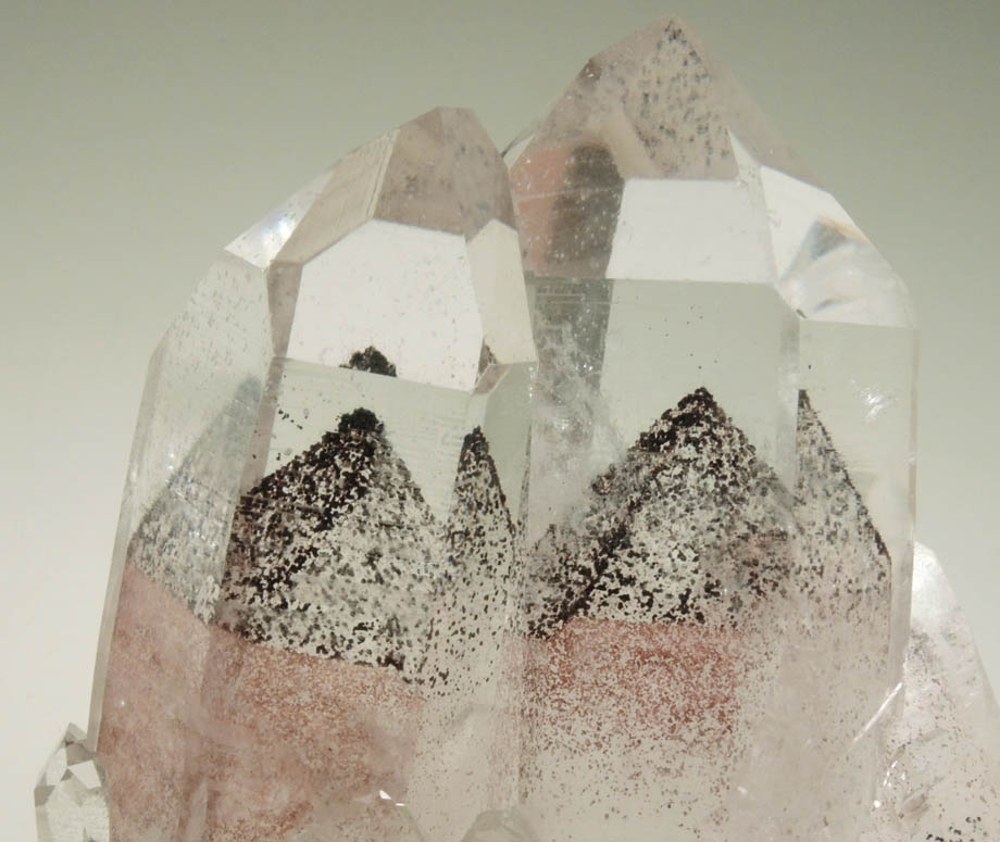 Quartz with phantom-growth zoned Hematite Inclusions from Karur District, Tamil Nadu, India