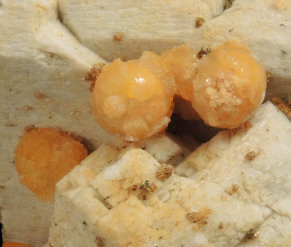 Stellerite on Feldspar from La Mancuerna, Tatatila, Veracruz, Mexico