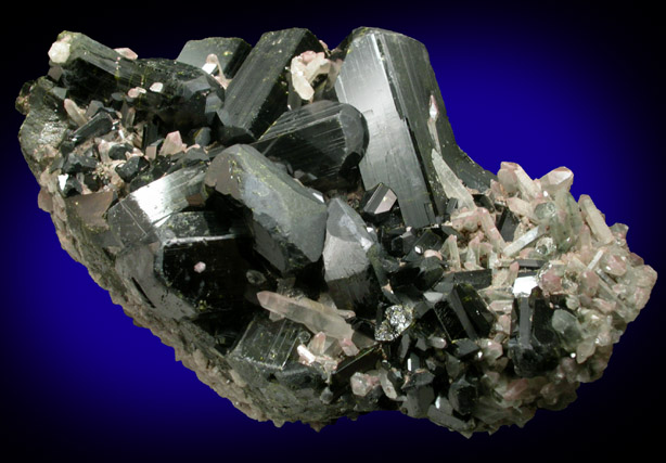 Epidote (twinned crystals) with Quartz from Green Monster Mountain-Copper Mountain area, south of Sulzer, Prince of Wales Island, Alaska