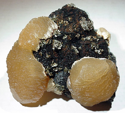 Calcite on Sphalerite with Chalcopyrite from Tri-State Lead-Zinc Mining District, near Joplin, Jasper County, Missouri